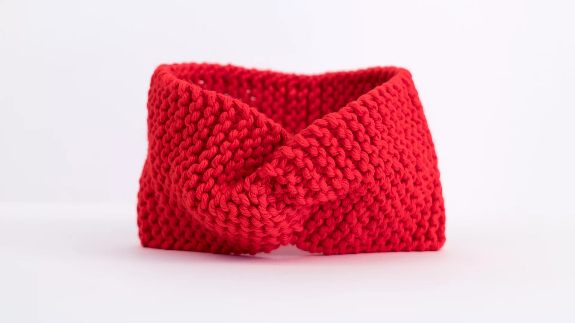 Cache cou rouge